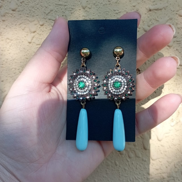 ✨NEW CRYSTAL EARRINGS COLLECTION✨ Earrings - Picture 8 of 15